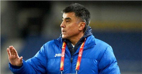 HLV Uzbekistan s&#x1EE3; tinh th&#x1EA7;n &quot;chi&#x1EBF;n binh&quot; c&#x1EE7;a U23 Vi&#x1EC7;t Nam