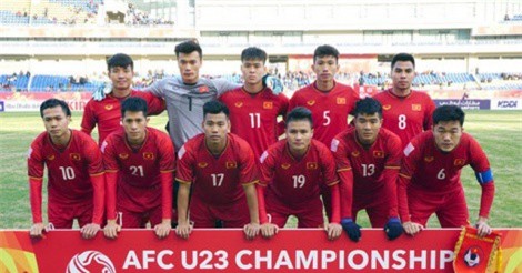 Th&#x1EE7; t&#x1B0;&#x1EDB;ng t&#x1EB7;ng B&#x1EB1;ng khen cho U23 Vi&#x1EC7;t Nam