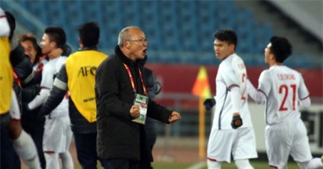 Trao kỷ niệm chương “Vì thế hệ trẻ” cho HLV Park Hang-seo