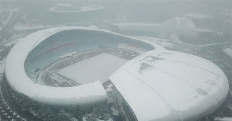 Clip: Tuyết phủ kín SVĐ Thường Châu, trận chung kết giải U23 châu Á 2018 vẫn diễn ra bình thường