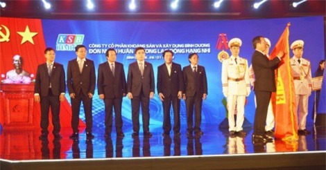 Công ty CP Khoáng sản và Xây dựng Bình Dương - Bimico KSB kỷ niệm 25 năm thành lập và đón nhận Huân chương Lao động hạng II