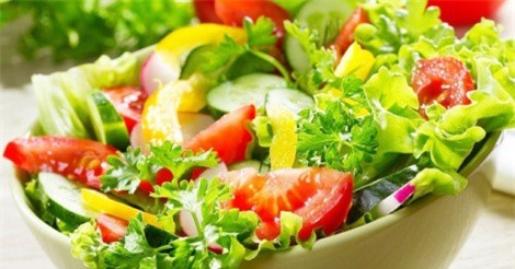 Mách người ăn kiêng cách làm salad rau tươi ngon, bổ dưỡng