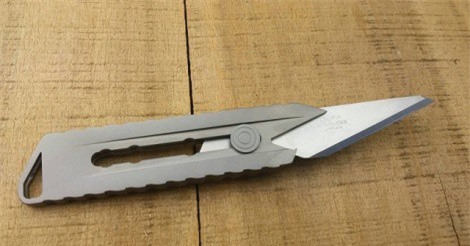 Đà Nẵng: Dùng dao rọc giấy đâm chết bạn gái