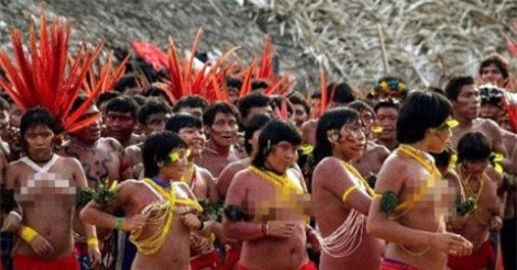 "Sốc" với nghi thức trưởng thành của gái trinh Yanomami
