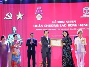 C.T Group thưởng Tết 1,3 tỷ đồng cho nhân viên