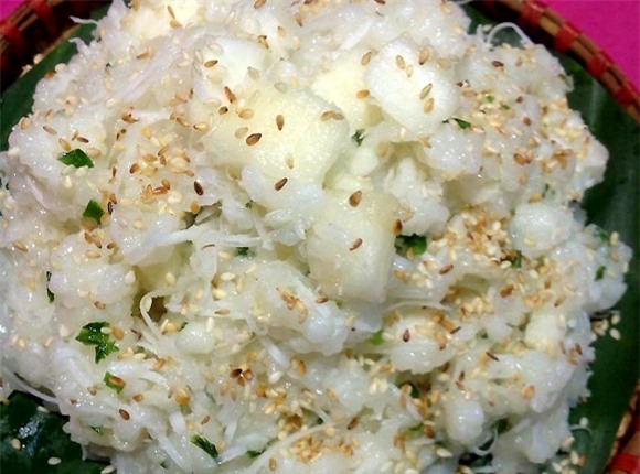 Mách bạn 2 mẹo nấu xôi sắn ăn hoài không ngán