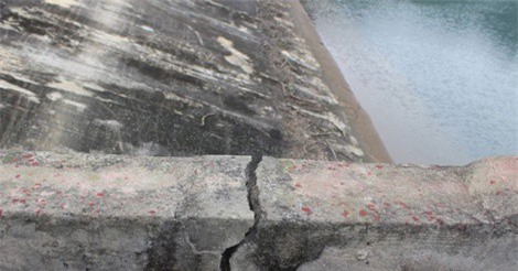 Hà Tĩnh: Hồ chứa nước hơn 50 tỷ đồng chưa bàn giao đã hư hỏng