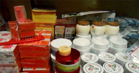 Mỹ phẩm gắn "mác xịn” giá rẻ, bán tràn lan