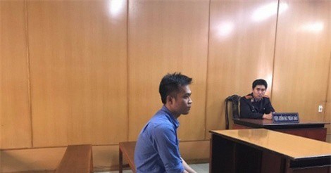 Nghi bị "cắm sừng", chồng giết vợ trước mặt con 