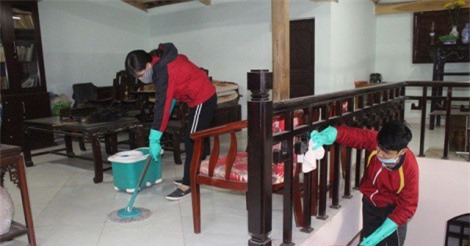 Cận Tết, "ô sin" thời vụ, sửa nhà, chăm uốn cây cảnh bắt đầu đắt khách