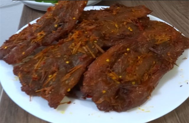 Clip: Hướng dẫn làm bò khô từ thịt heo dễ như trở bàn tay