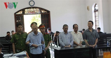 Đăk Nông: Phạt thư ký tòa án 2 năm vì làm giả quyết định ly hôn