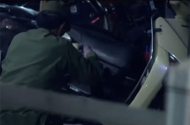 Hà Nội: Xe xịn biến thành “què quặt” vì gửi qua đêm