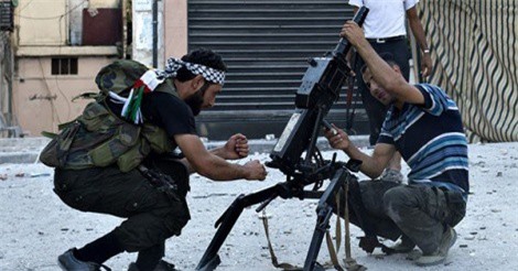 Nóng: Khủng bố nã tên lửa vào máy bay chở đoàn Syria trở về từ Sochi