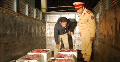 Phát hiện 700kg nội tạng động vật bốc mùi hôi thối tại Nghệ An