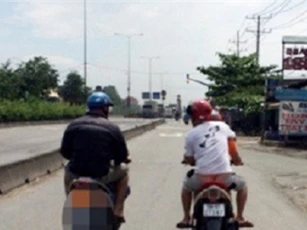 TP.HCM: Truy bắt đối tượng xịt hơi cay để cướp xe