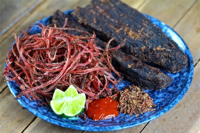 Mẹo phân biệt thịt trâu gác bếp Tây Bắc đúng chuẩn