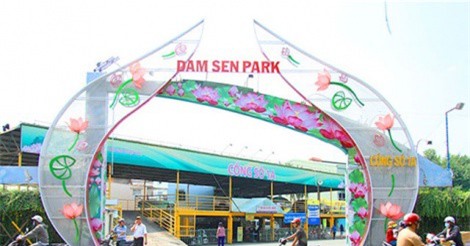 Miễn phí vé cho khách khi đi với cún cưng vào Đầm Sen dịp Tết Mậu Tuất