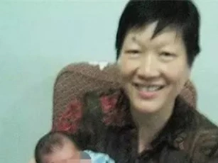 Người phụ nữ này trở thành triệu phú nhờ làm... vú em