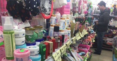 Hàng hóa áp Tết - “Vàng thau lẫn lộn”