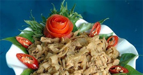 Hấp dẫn món thịt chua từ lợn lửng ở Phú Thọ