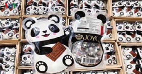 "Hốt bạc" từ buôn bánh kẹo xách tay dịp Tết