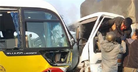 TAI NẠN GIAO THÔNG GHÊ RỢN TUẦN QUA: Xe tải tông trực diện xe buýt khiến 2 người chết, xe khách gây tai nạn liên hoàn ở Quảng Ninh