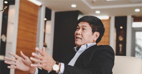 Tiết lộ cuộc đời đại gia sắp trở thành tân tỷ phú USD của Việt Nam
