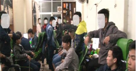 Triệt phá đường dây rao bán tiền giả để lì xì Tết trên Facebook