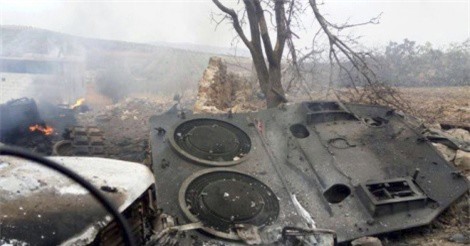 Người Kurd "khoe" bắn tan xác xe tăng Thổ Nhĩ Kỳ