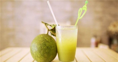 Giải rượu bia ngày tất niên bằng nước ép bưởi cực đơn giản