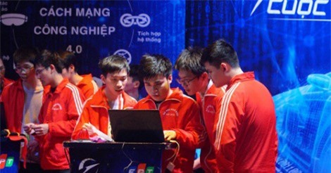 FPT trao 71 học bổng cho sinh viên công nghệ