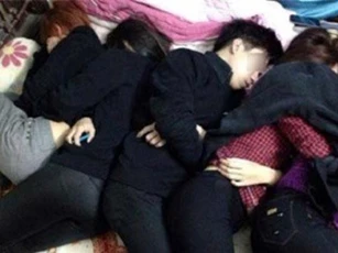 TP.HCM: Gia sư dùng clip "quan hệ bầy đàn" để tống tiền gia chủ