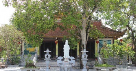 Linh ứng lạ kỳ ở ngôi chùa nằm trên 'rốn rồng'