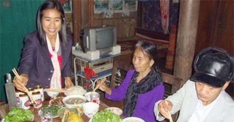 Độc đáo tục “giỗ sống” cha mẹ của người Nguồn