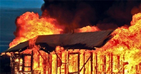 Đốt nhà họ hàng vì... không được đá bóng 20 năm trước