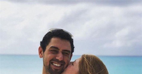 Lộ diện bạn trai đẹp như tài tử của ái nữ nhà Bill Gates 