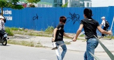 Mâu thuẫn sau tai nạn với ôtô, người điều khiển xe máy bị đâm tử vong