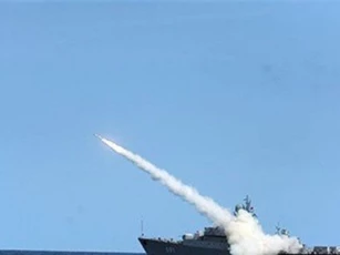 Tàu hải quân Nga nã hơn 100 tên lửa vào Syria