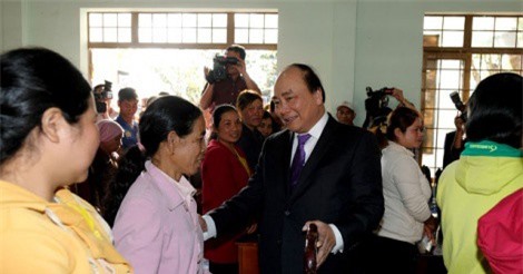 Thủ tướng: "Không để gia đình nào đói cơm lạt muối dịp Tết"