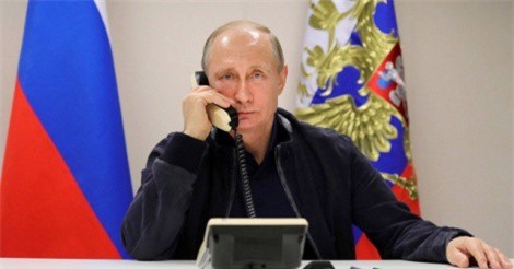Vì sao Tổng thống Putin không dùng điện thoại thông minh?