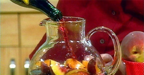 Lưu ý khi sử dụng rượu ngâm hoa quả dịp Tết