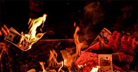 Thủ tướng yêu cầu chấn chỉnh việc đốt nhiều vàng mã, khóc thuê