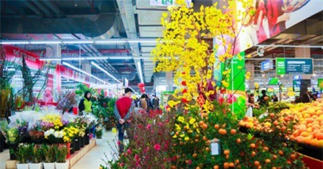 Siêu thị mở cửa xuyên Tết