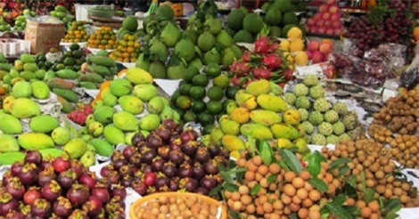 Gần Giao thừa, giá trái cây tăng vọt lên gấp ba lần