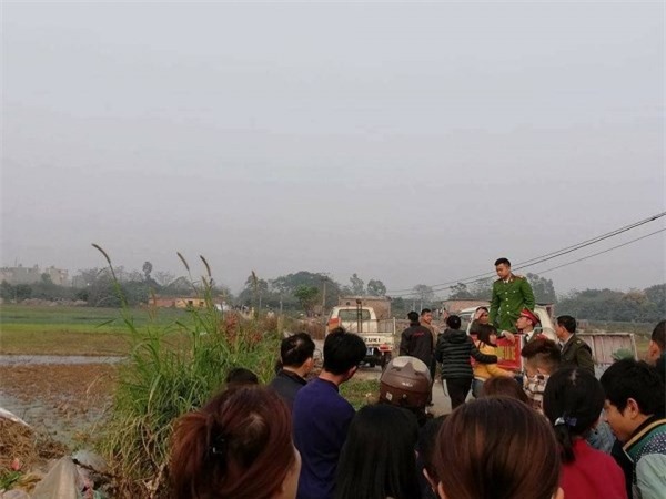 Hà Nội: Mổ lợn ăn tất niên, thanh niên bị bạn nhậu đâm chết