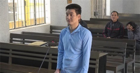 Cựu sĩ quan lừa xin việc lấy 2,7 tỷ đồng, bị 16 năm tù