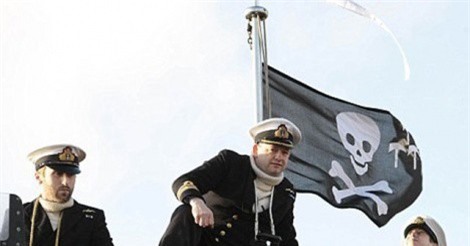 Lá cờ cướp biển bí ẩn trên các tàu ngầm của Hải quân Anh
