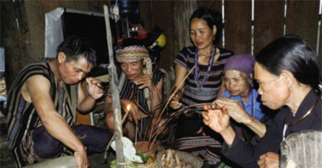 Tìm hiểu phong tục tín ngưỡng của người H'rê