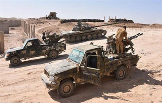 Chảo lửa Idlib: Phiến quân Syria tràn vào cướp bóc trong căn cứ quân sự 